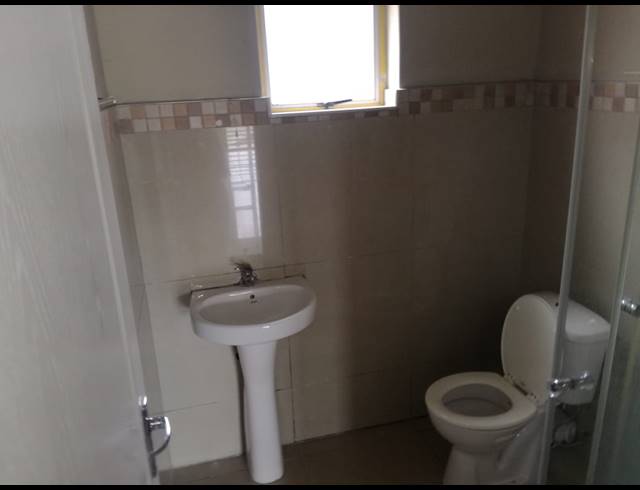 2 BEDROOM FLAT TO LET IN INANDA